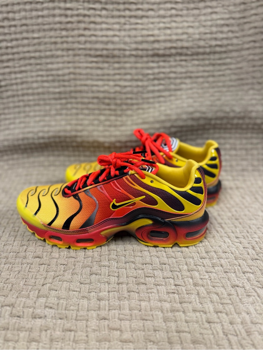Nike Kids' Yellow & Red Gradient Athletic Sneakers